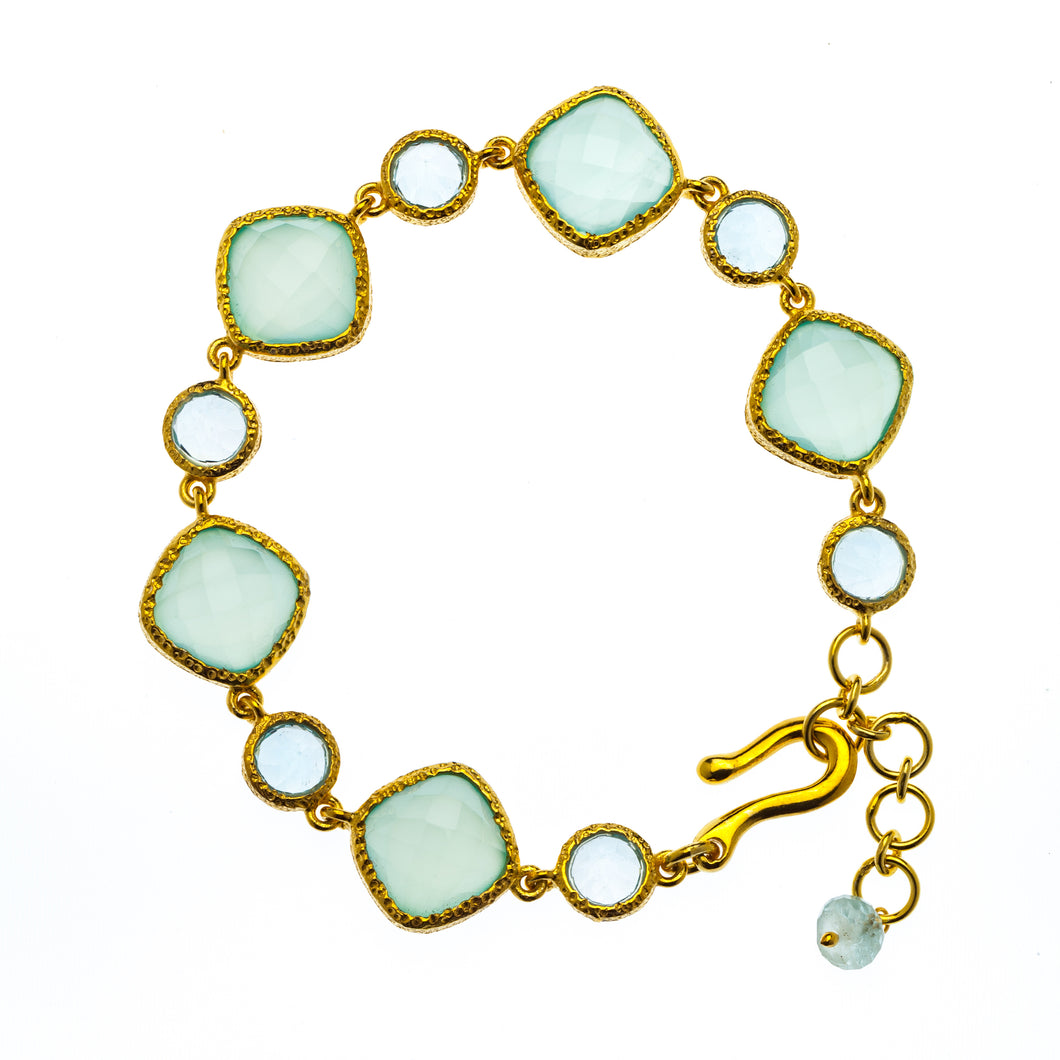 Bracelet of Chalcedony and Blue Topaz in 24kt gold vermeil B003-C